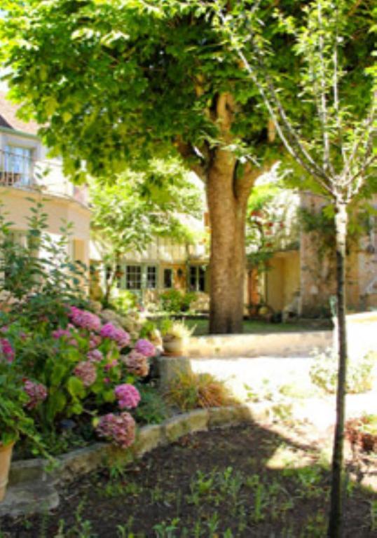 Chambres D'Hotes La Closerie Des Trois Marottes Melun Exterior foto