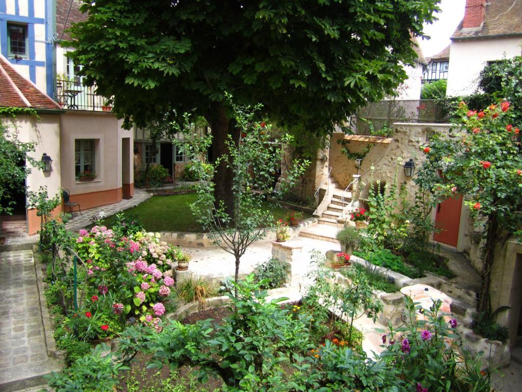 Chambres D'Hotes La Closerie Des Trois Marottes Melun Exterior foto